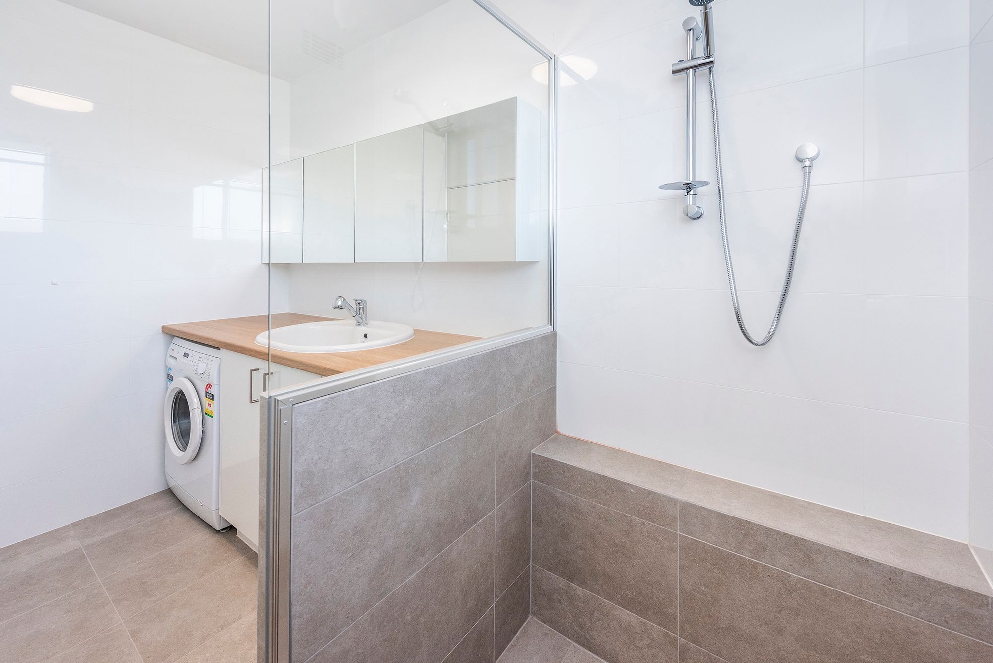 2bathroomeverett/1