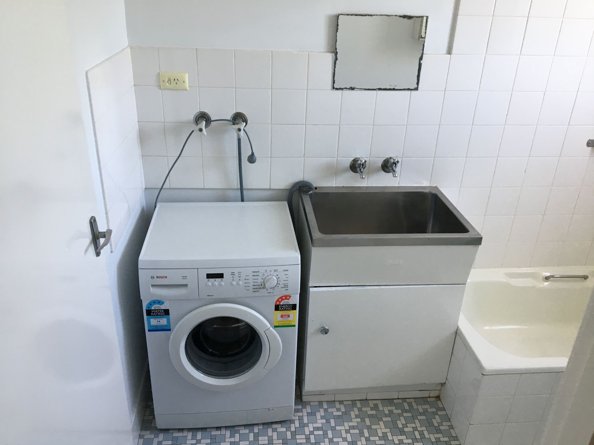 2bathroomeverett/4