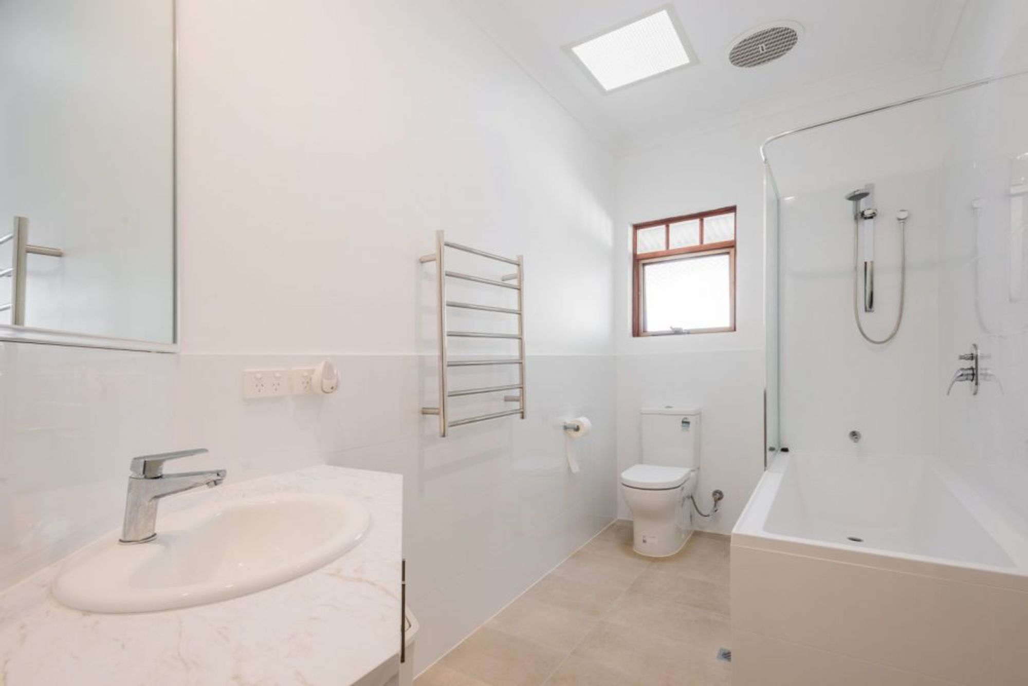 2bathroomextratwo/1