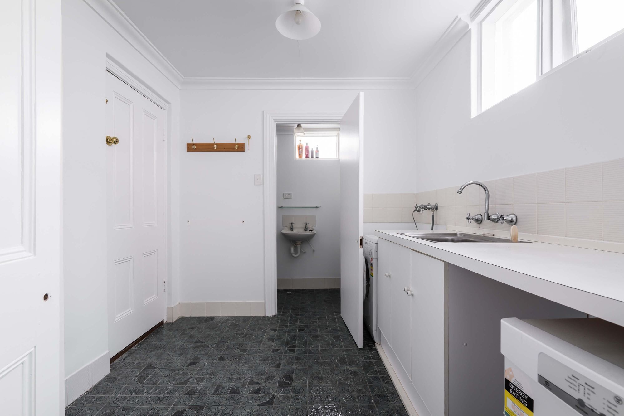 3bathroomgloster/11