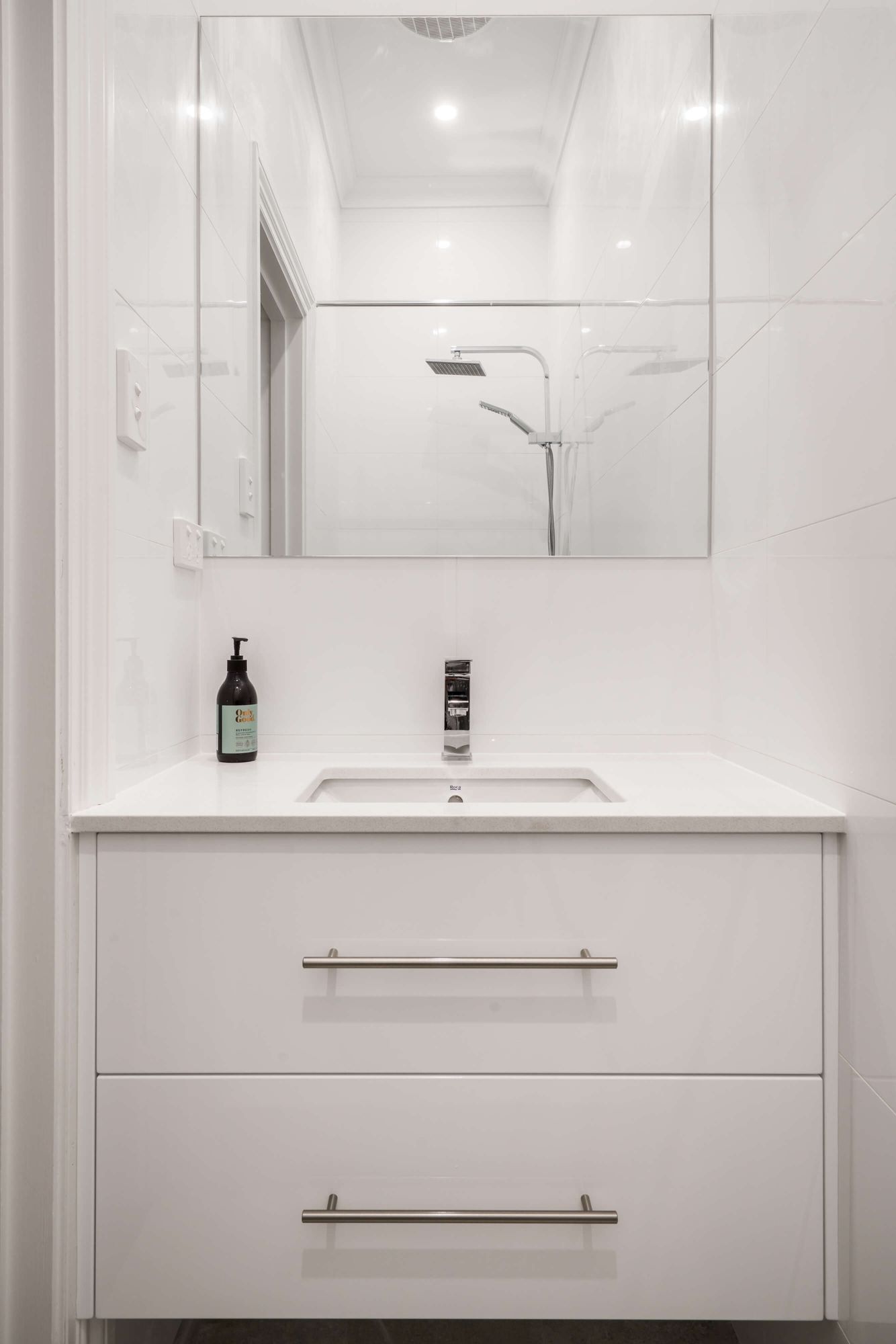 3bathroomgloster/8