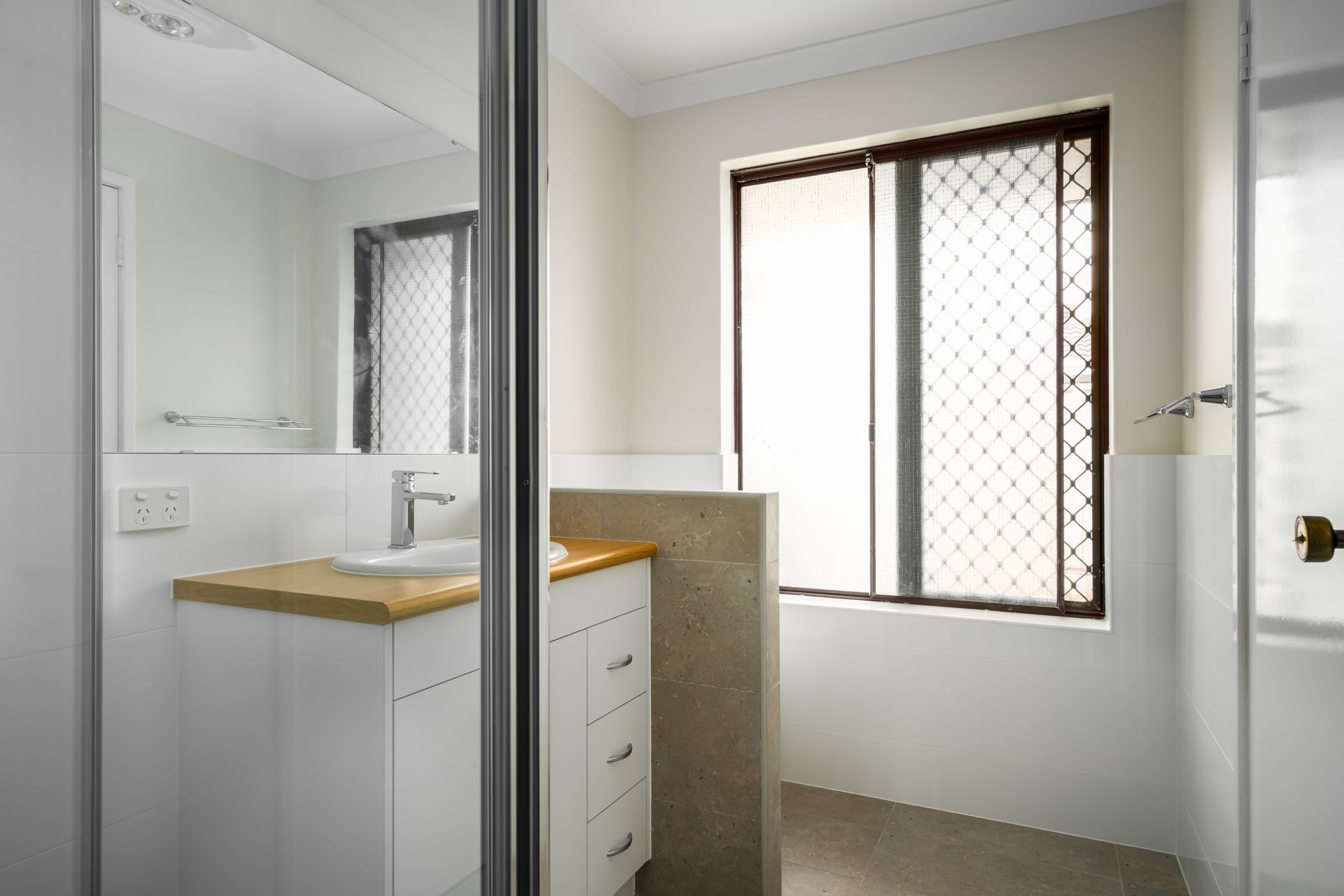 3bathroommynmar/1