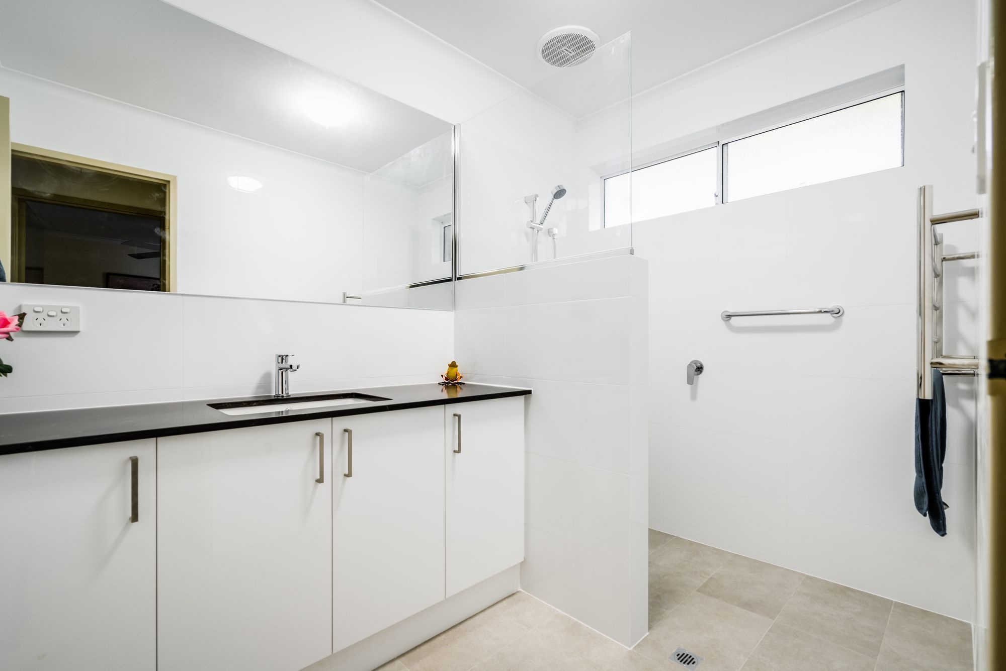 4bathroomdrabble/1