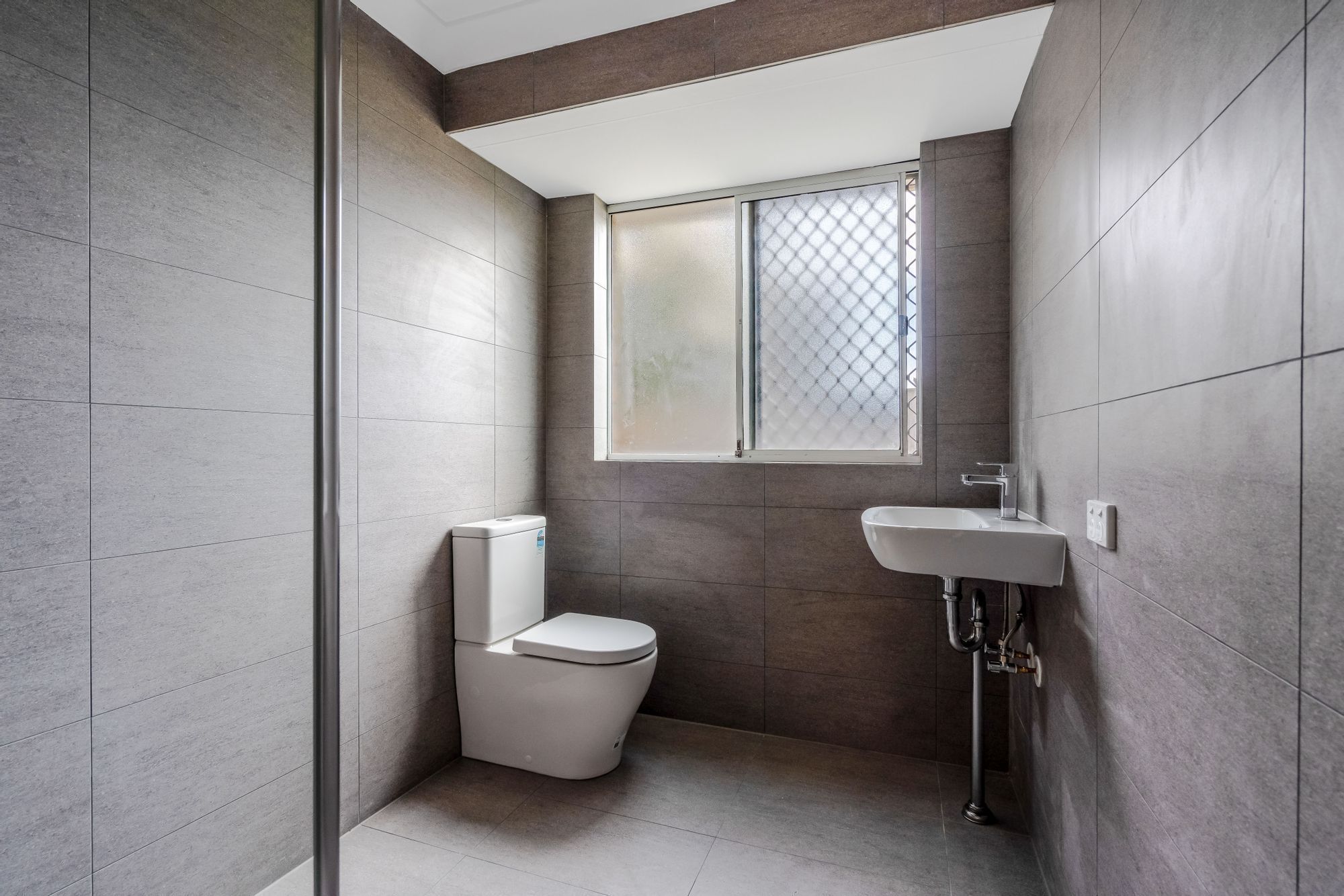 4bathroomscandrett/3