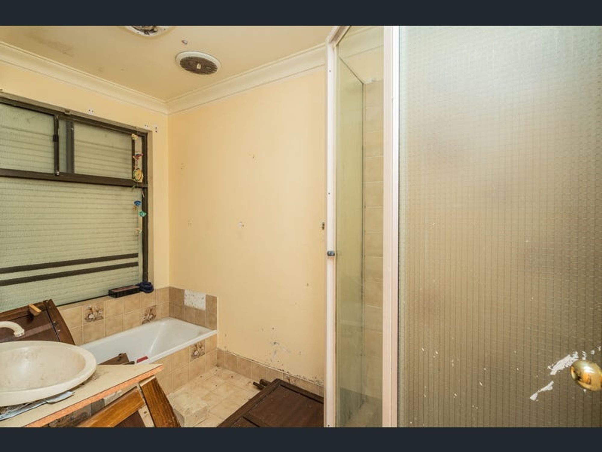 shipbornebathroom/2